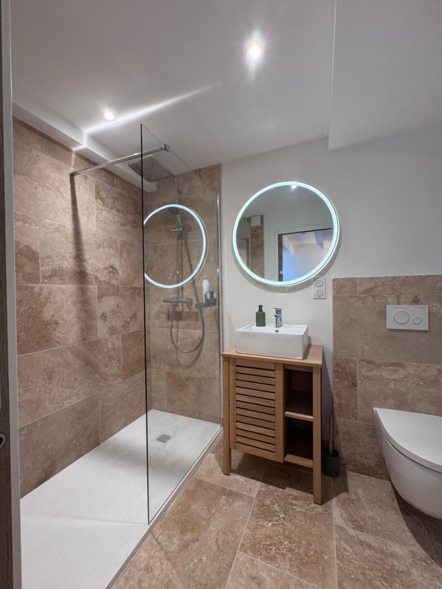 Apartment Escapade A